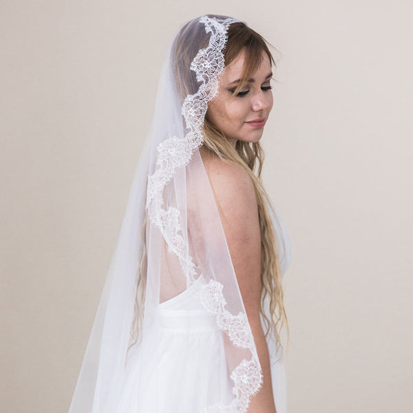 camila spanish lace mantilla veil