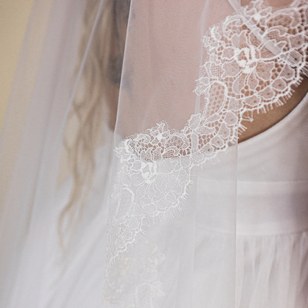 camila spanish lace mantilla veil