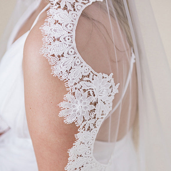 carmen mantilla style spanish lace veil