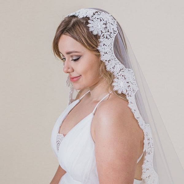 carmen mantilla style spanish lace veil
