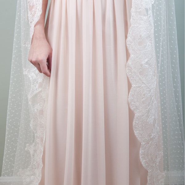 ivory cathedral veil with lace