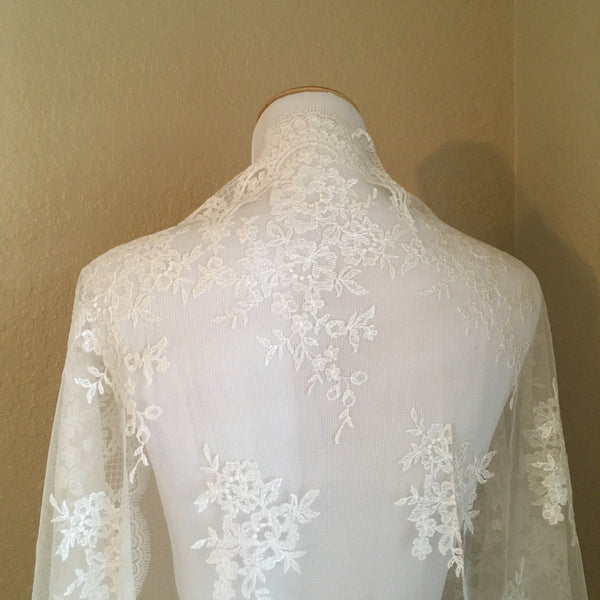 recangular-mantilla-veil-for-bride-and-groom-to-wear-during-ceremony-palma